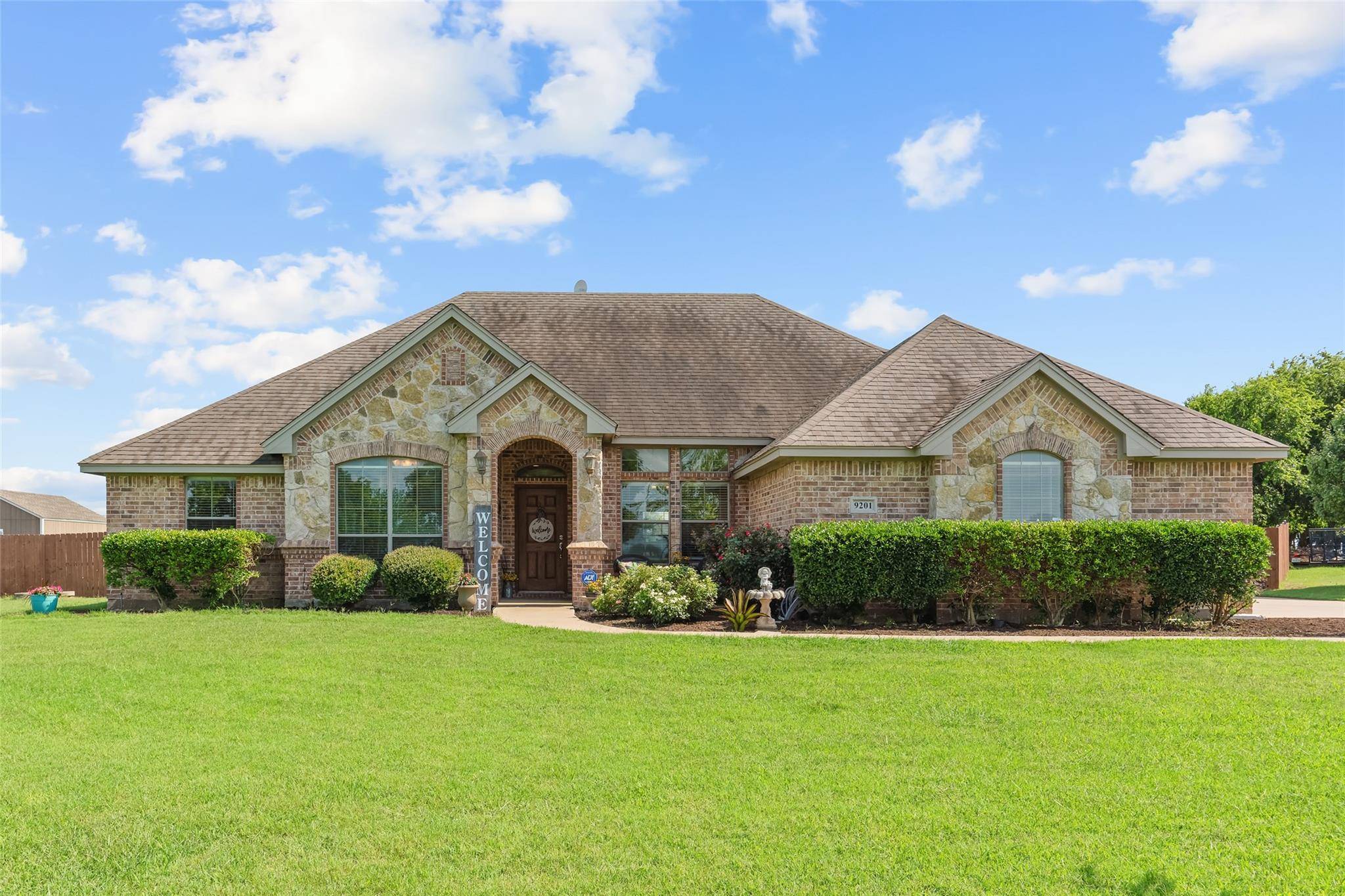 9201 County Road 915, Godley, TX 76044