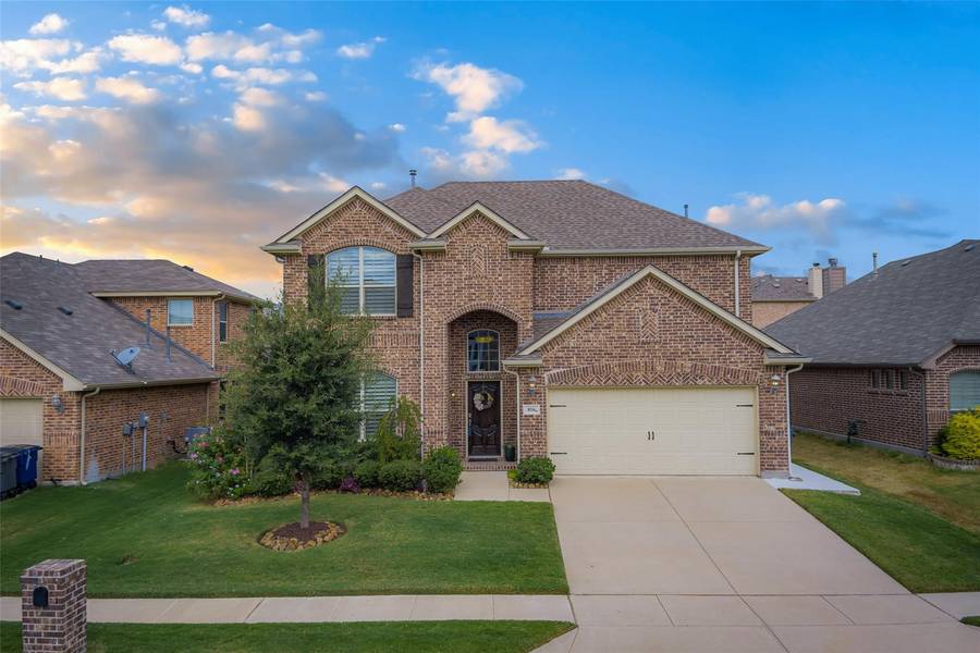 816 Mist Flower Drive, Little Elm, TX 75068