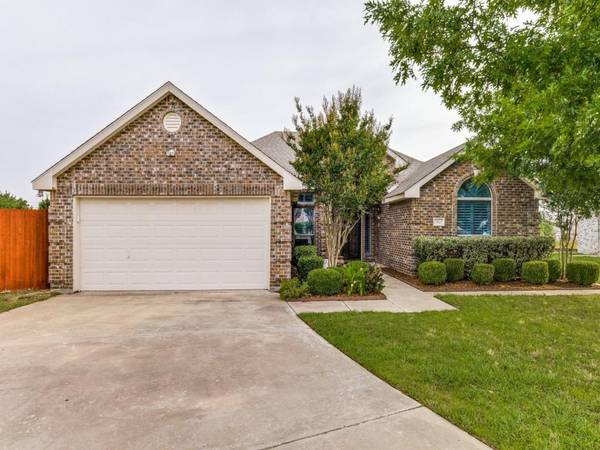 811 Huddleston Court, Seagoville, TX 75159