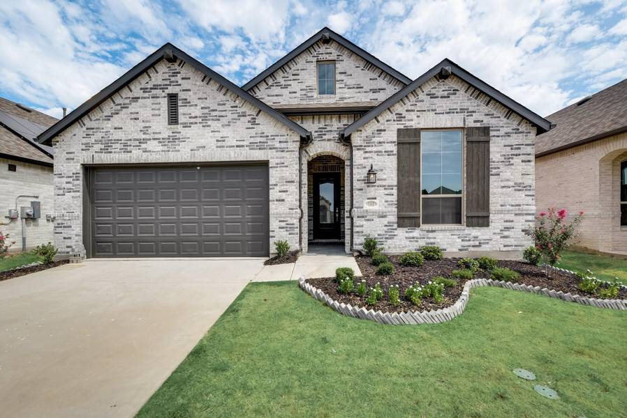 1313 Stoneleigh Place, Aubrey, TX 76227