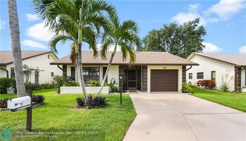 6340 Lakemont Circle, Green Acres, FL 33463