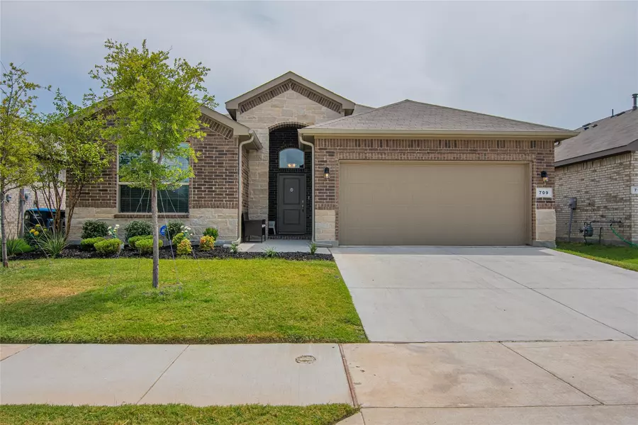 709 Cromane Road, Fort Worth, TX 76052