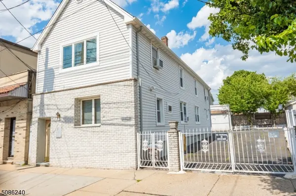 547 9 3RD AVE, Elizabeth City, NJ 07202