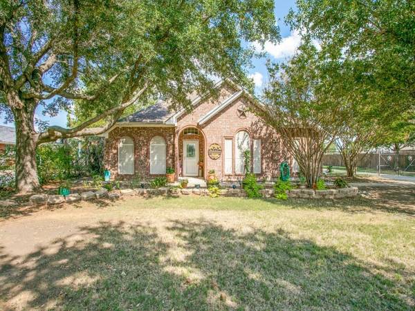 1303 Squires Lane, Krugerville, TX 76227