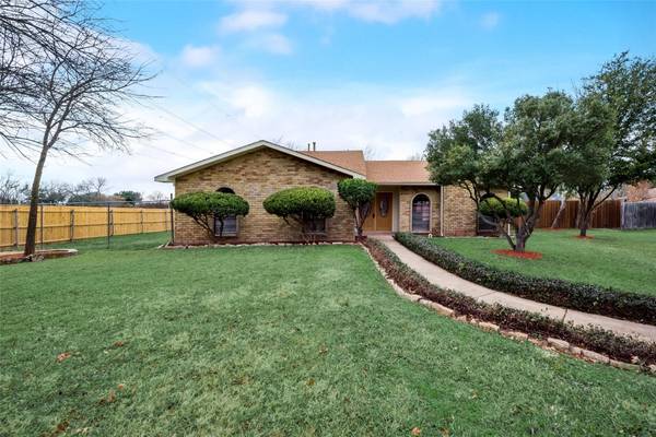 4722 Chalk Court, Grand Prairie, TX 75052