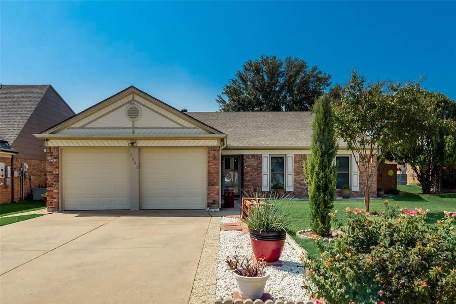 2633 Chatham Court, Grand Prairie, TX 75052