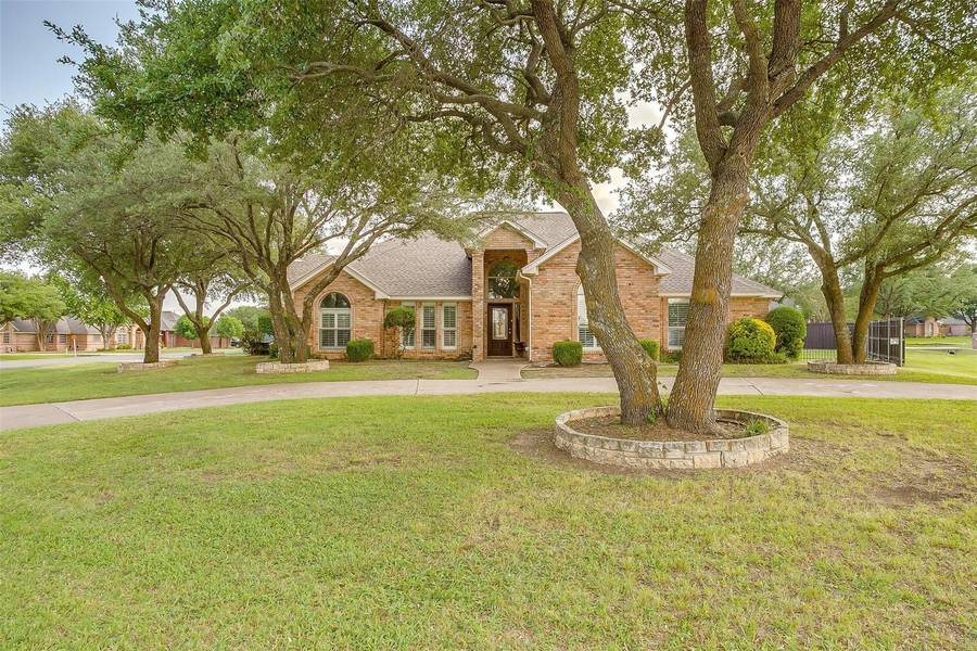 2801 London Lane, Crowley, TX 76036