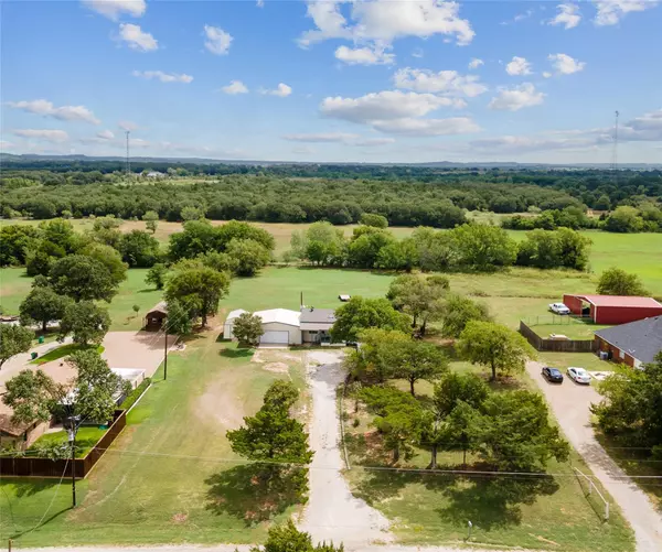 511 S Hubbard Street, Alvord, TX 76225