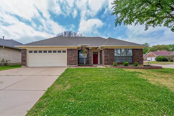 5600 Farris Drive, Arlington, TX 76017