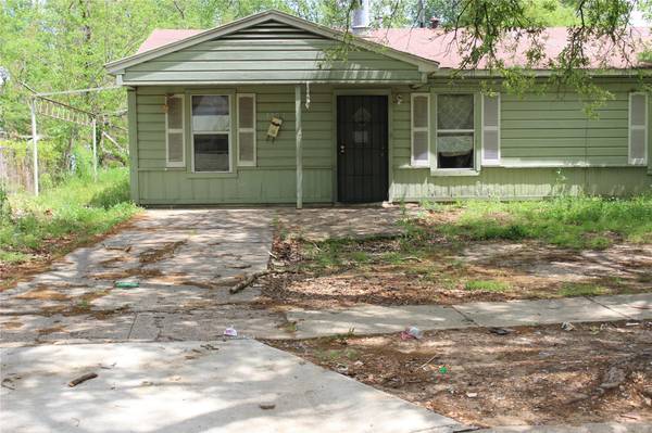 3302 Clarke, Shreveport, LA 71109