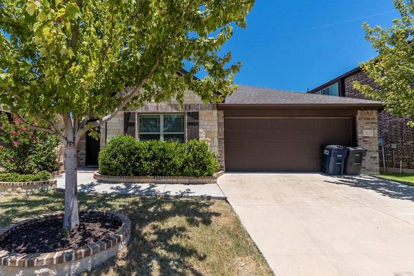 12025 Rustling Oaks Drive, Fort Worth, TX 76036