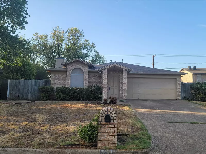 523 Baylor Drive, Arlington, TX 76010