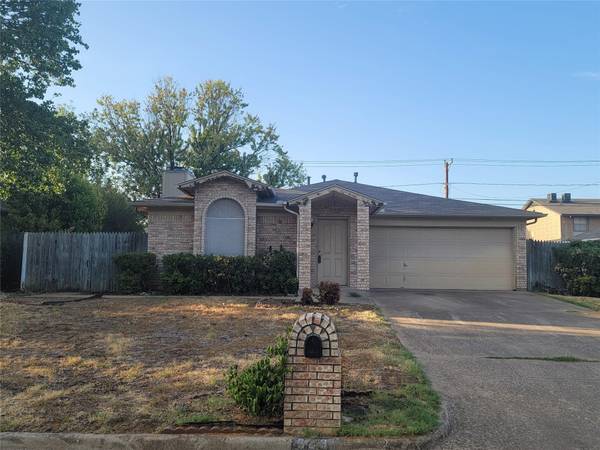 523 Baylor Drive, Arlington, TX 76010