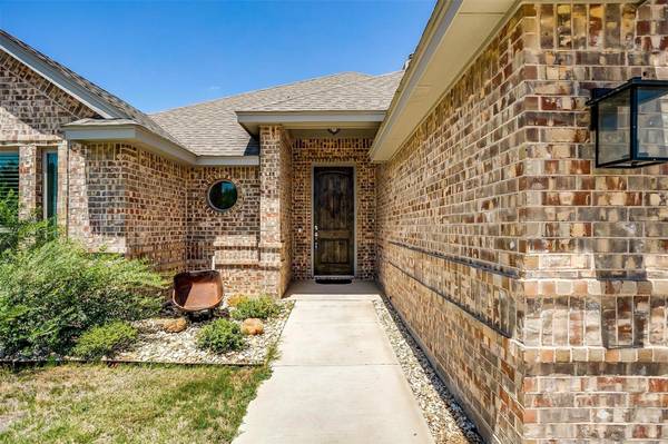 548 Paloma Street, Weatherford, TX 76087