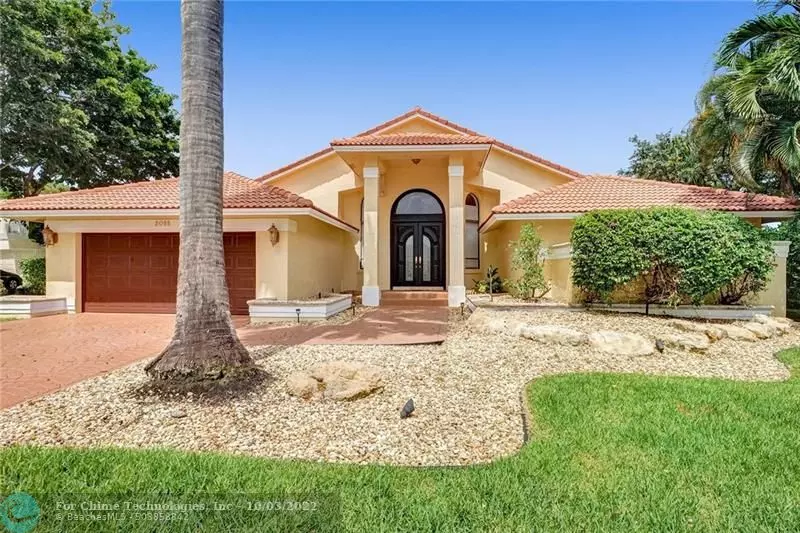 2055 Classic Dr, Coral Springs, FL 33071