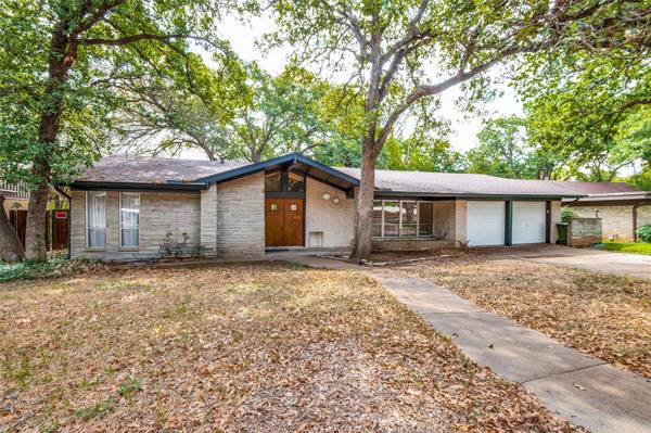 404 Lynda Lane, Arlington, TX 76010