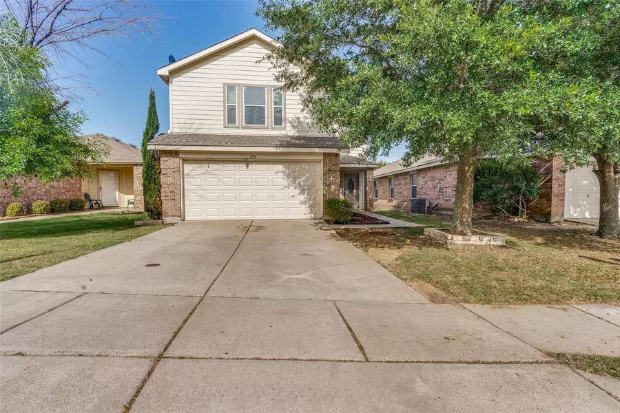 6748 Meadow Way Lane, Fort Worth, TX 76179