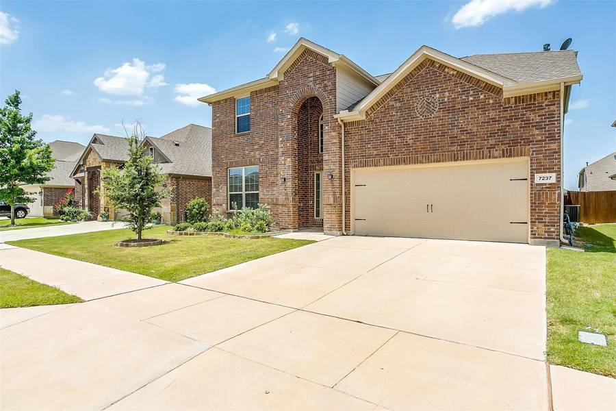 7237 Laguna Del Campo Trail, Fort Worth, TX 76131