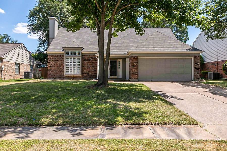 611 Ashcroft Drive, Grapevine, TX 76051