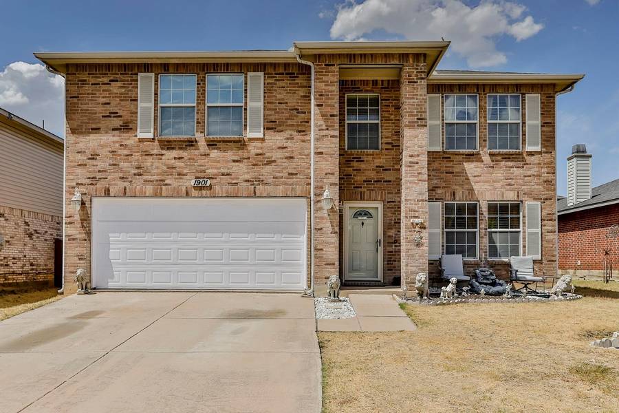 1901 Kittredge Way, Fort Worth, TX 76247