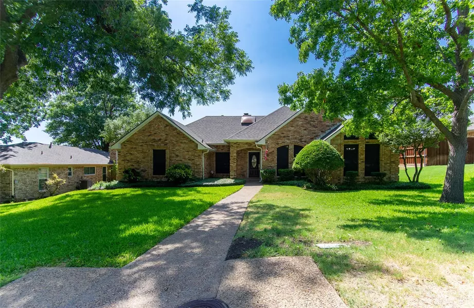 111 Crestwood Drive, Rockwall, TX 75087