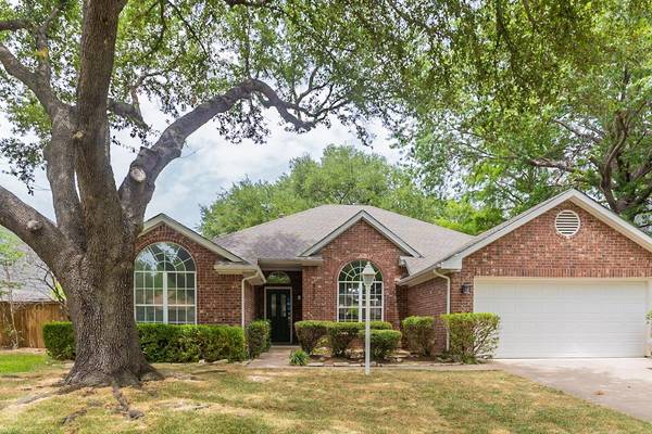 530 Newberry Street, Grand Prairie, TX 75052