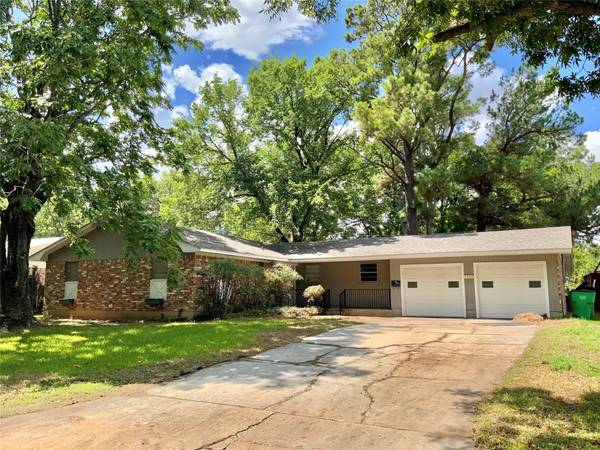 1909 Laurel Road, Gainesville, TX 76240