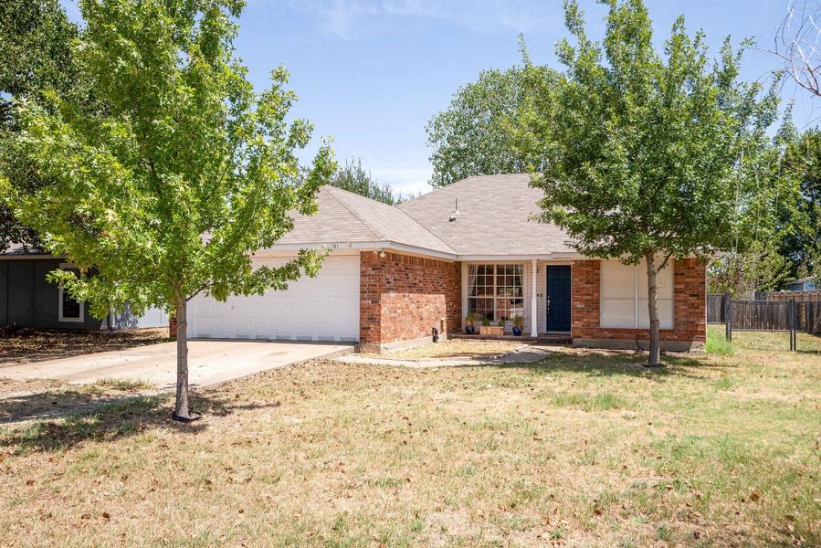 121 Maverick Trail, Oak Point, TX 75068