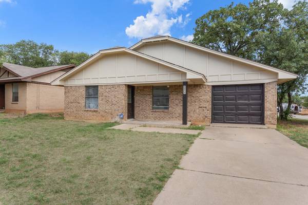 5211 Laurie Drive, Mineral Wells, TX 76067