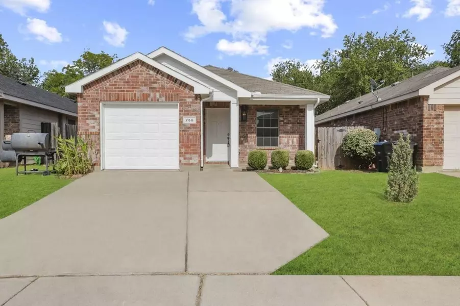 756 River Garden Drive, Fort Worth, TX 76114