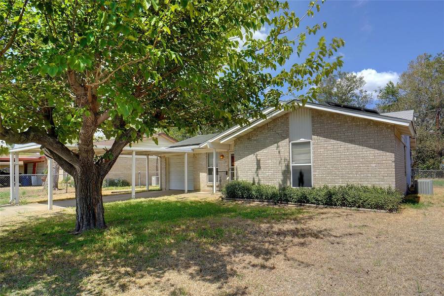 1661 Continental Drive, Blue Mound, TX 76131