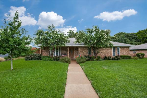 2705 Hunters Creek Drive, Plano, TX 75075