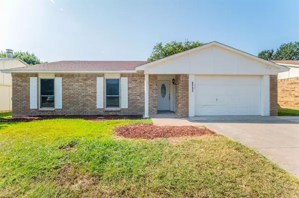 Fort Worth, TX 76133,3737 Bridalwreath Drive