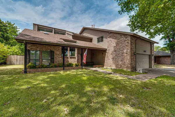 821 W Oakdale Road, Irving, TX 75060