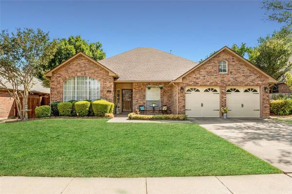 541 Mercer Street, Grand Prairie, TX 75052