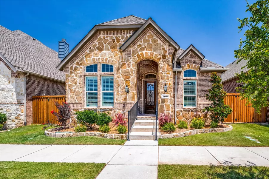 8692 Barlow Drive, Frisco, TX 75036