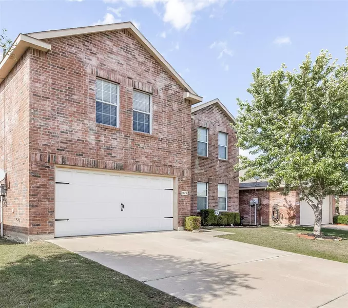 1629 Quails Nest Drive, Fort Worth, TX 76177