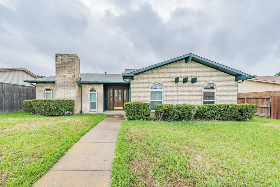 2208 Proctor Drive, Carrollton, TX 75007