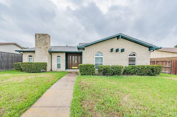 2208 Proctor Drive, Carrollton, TX 75007