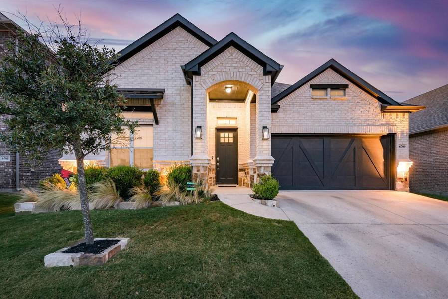 6709 Cambridge Drive, North Richland Hills, TX 76180