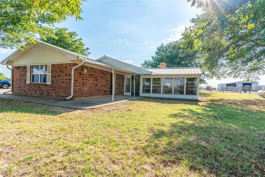 4350 Farm Road 196 S, Blossom, TX 75416