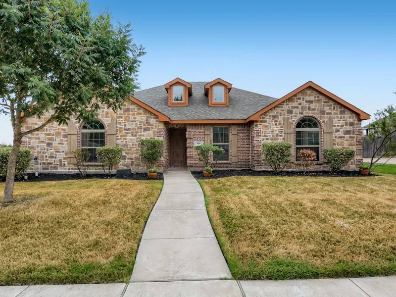 906 Mockingbird Lane, Glenn Heights, TX 75154