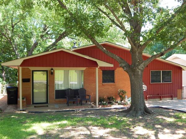 1709 W Washington Street W, Denison, TX 75020