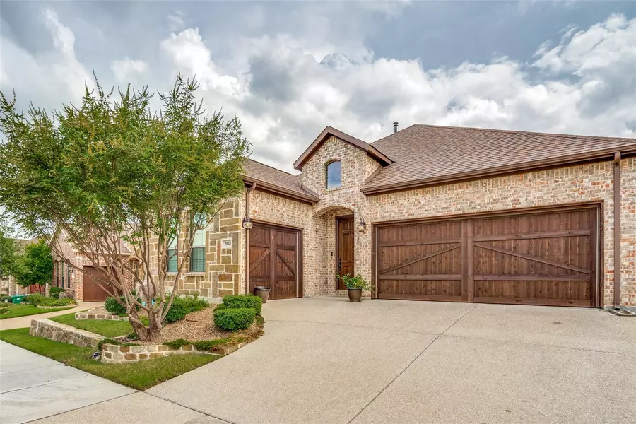 2904 Bella Lago Drive, Denton, TX 76210