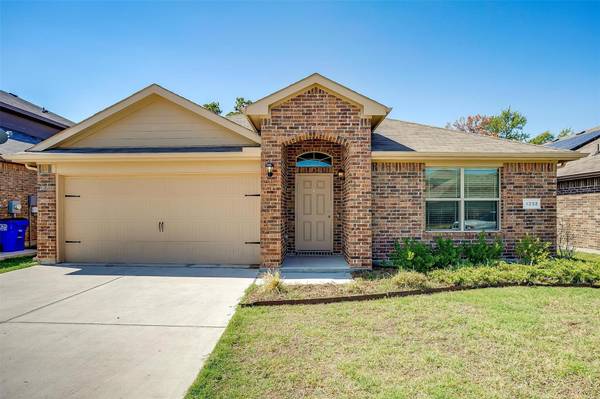 1252 Edgewater Drive, Azle, TX 76020