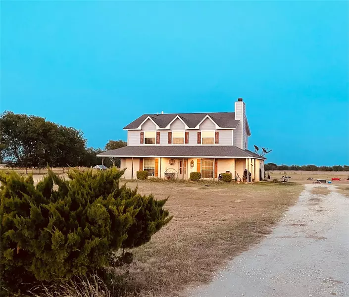 825 County Road 269, Oglesby, TX 76561