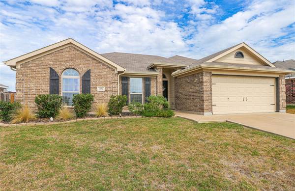 1402 Beacon Hill Drive, Midlothian, TX 76065