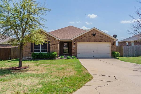 253 Dodge City Trail, Newark, TX 76071