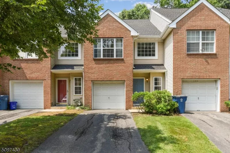 246 Hidden Woods Ct, Piscataway Twp., NJ 08854