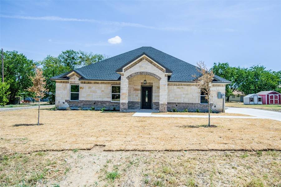 809 E Denton Street, Ennis, TX 75119